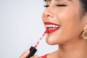 How to Start a Lip Gloss Business