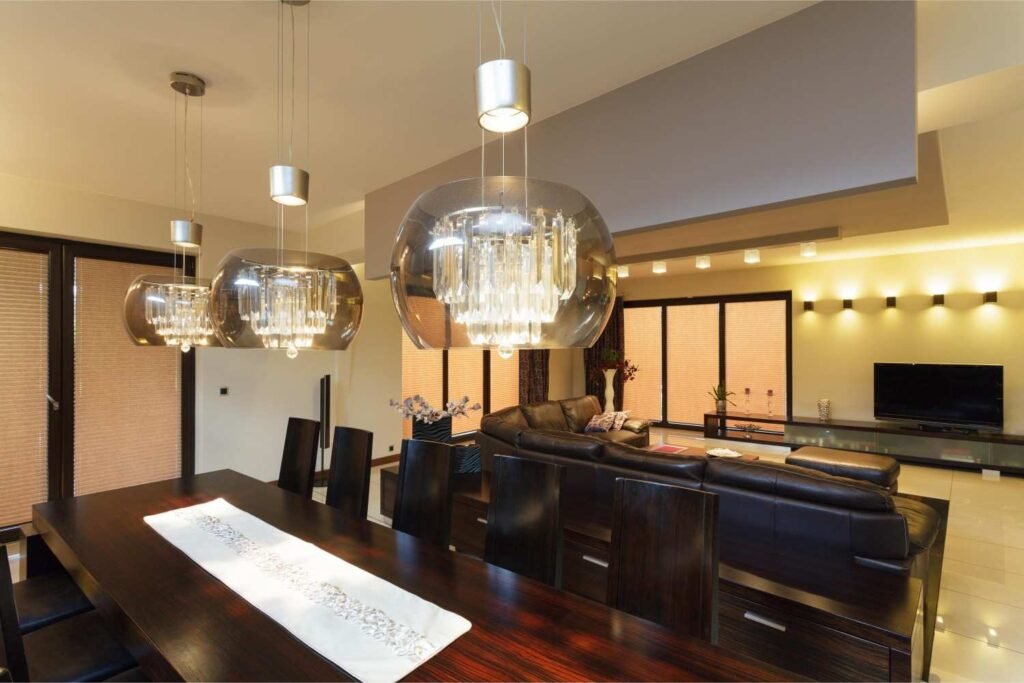 Dining and Living Areas: Mastering Atmosphere with Dimmable Technology